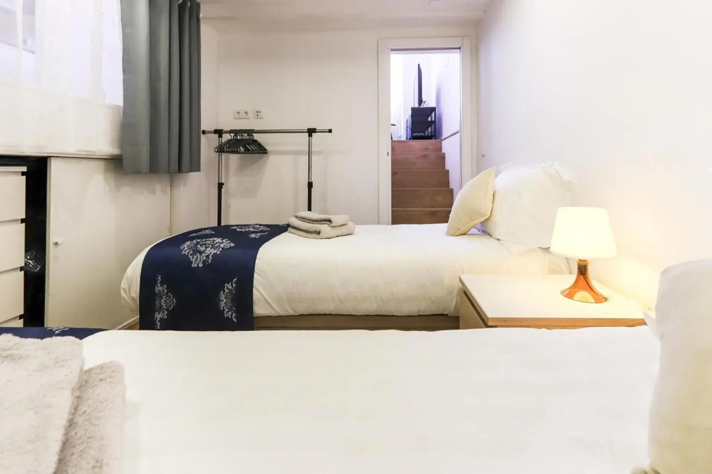 Wal Apartments- 3 bedrooms with parking space