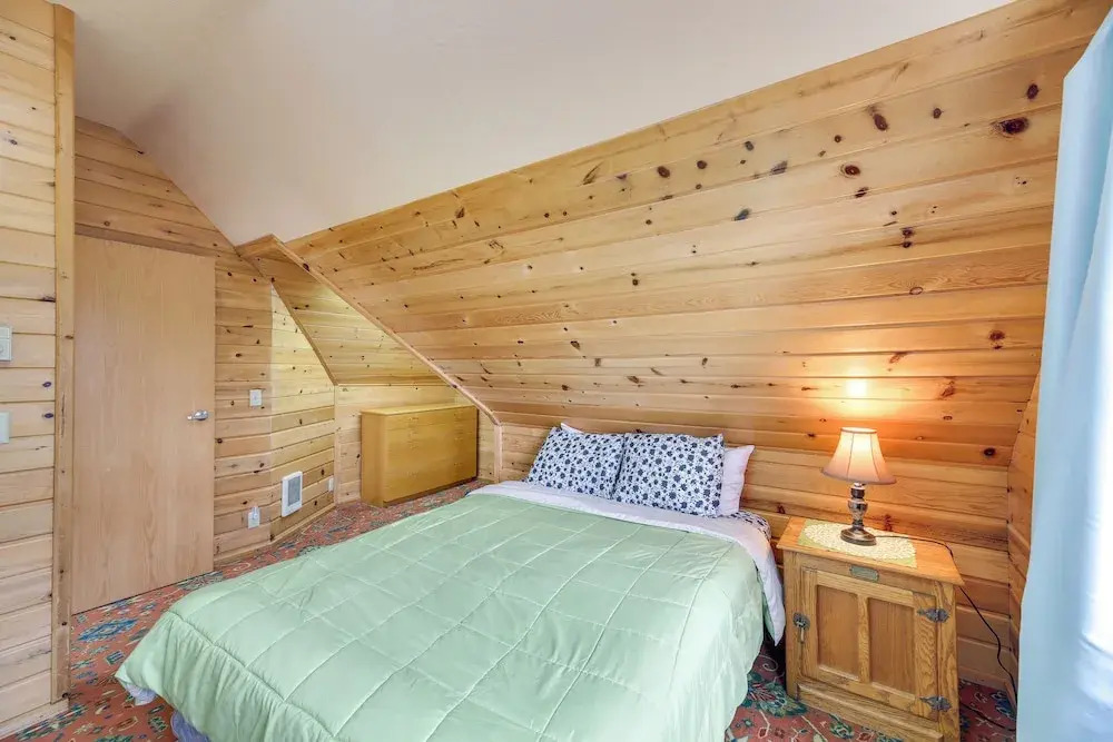 Sanderling Sea Cottages, Unit 3 w/ Private Balcony