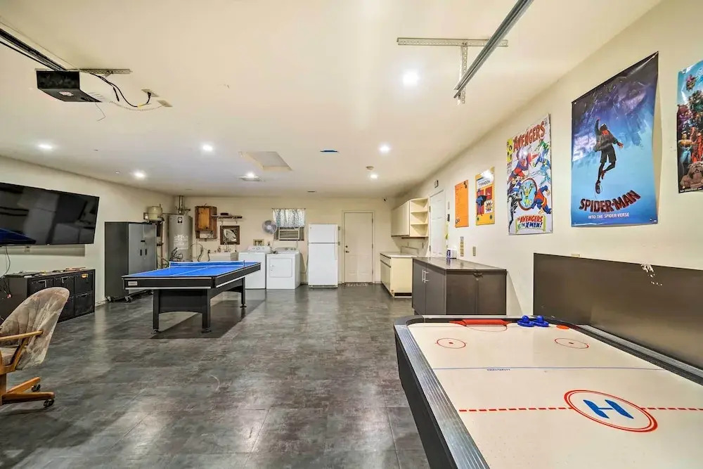 Game Room + Mtn Views: Lake Havasu Escape!