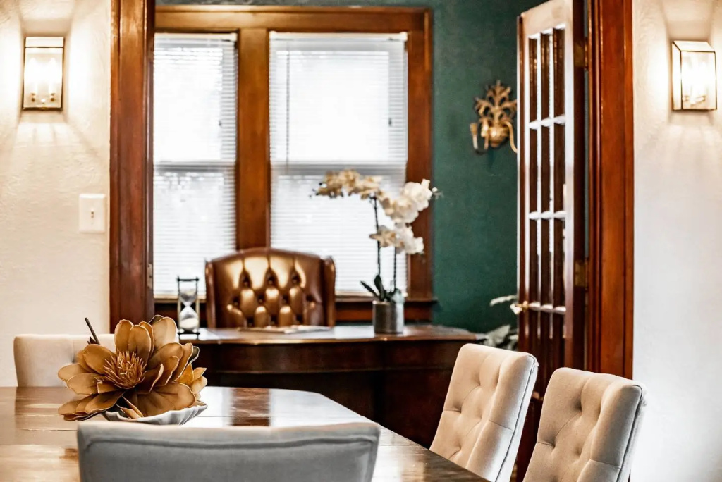 Glamorous Green Beauty in the Heart of University District 15min to Downtown