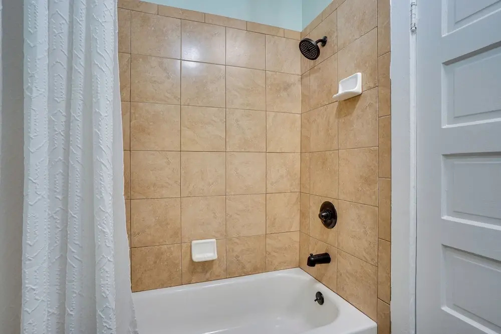 1 Mi to Dtwn! Bright Long Beach Apartment