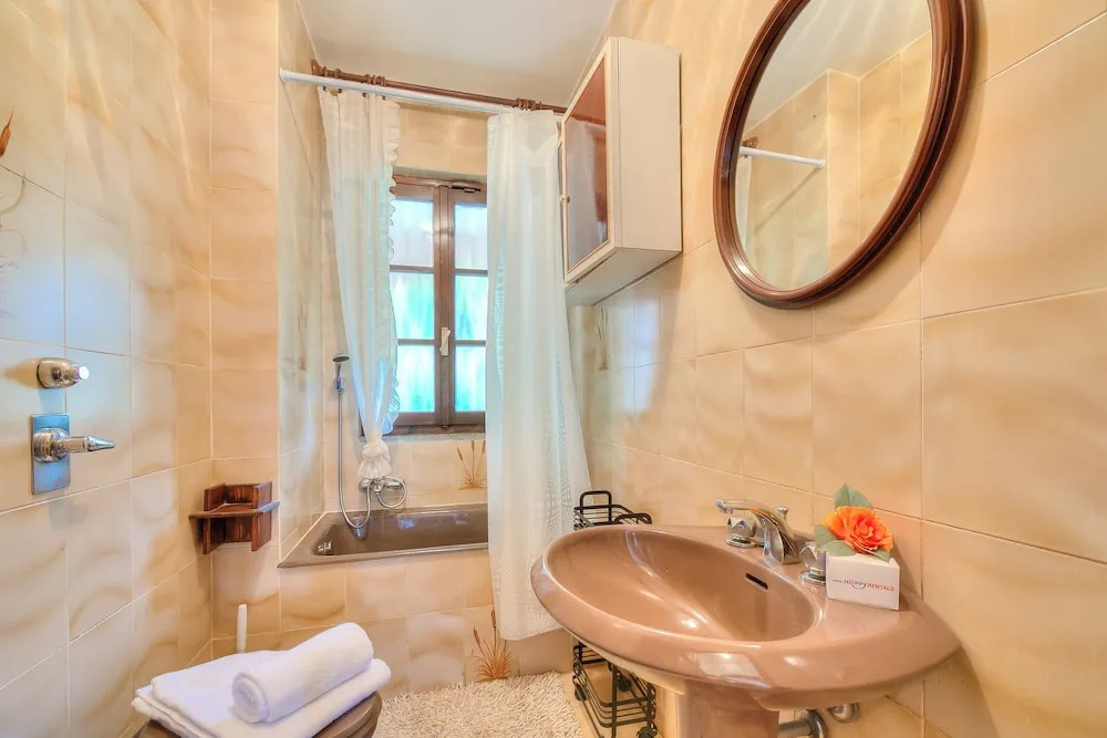 Casa Serena park and Lake View - Happy Rentals