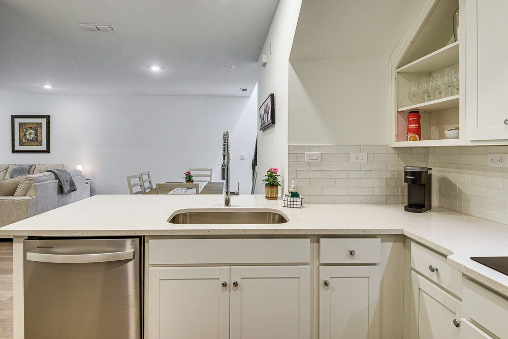 3 Mi to Beach! Family-friendly Palm Coast Getaway