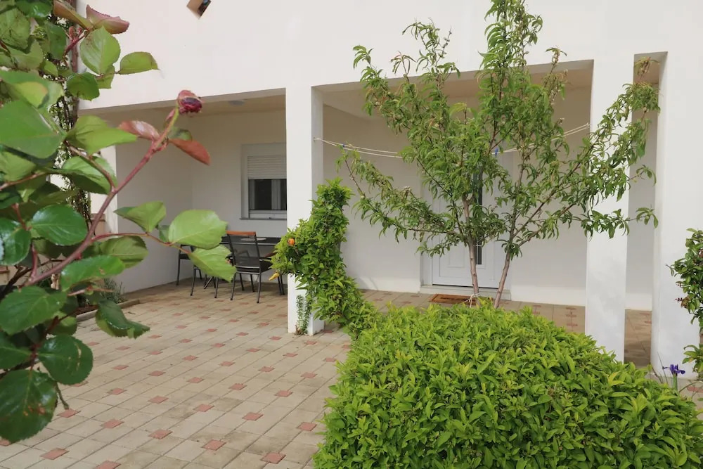 Stunning Apartment for 7 Close to Several Beaches