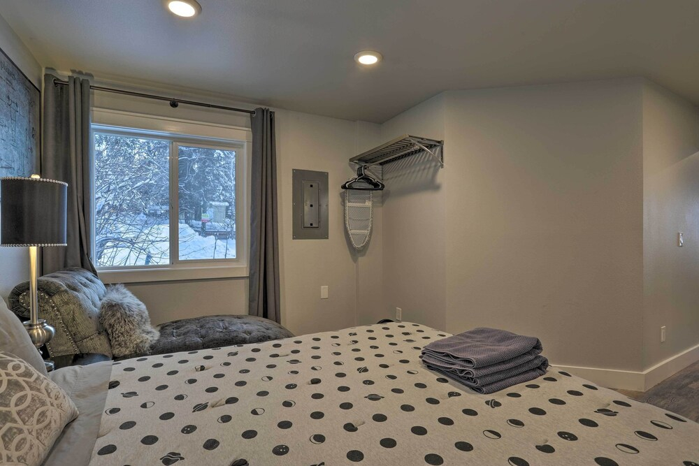 Modern Anchorage Getaway, Steps From Coastal Trail