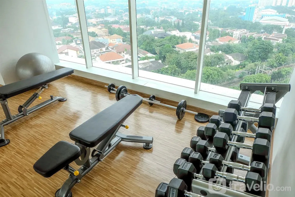 Spacious Four Winds Apartment with City View