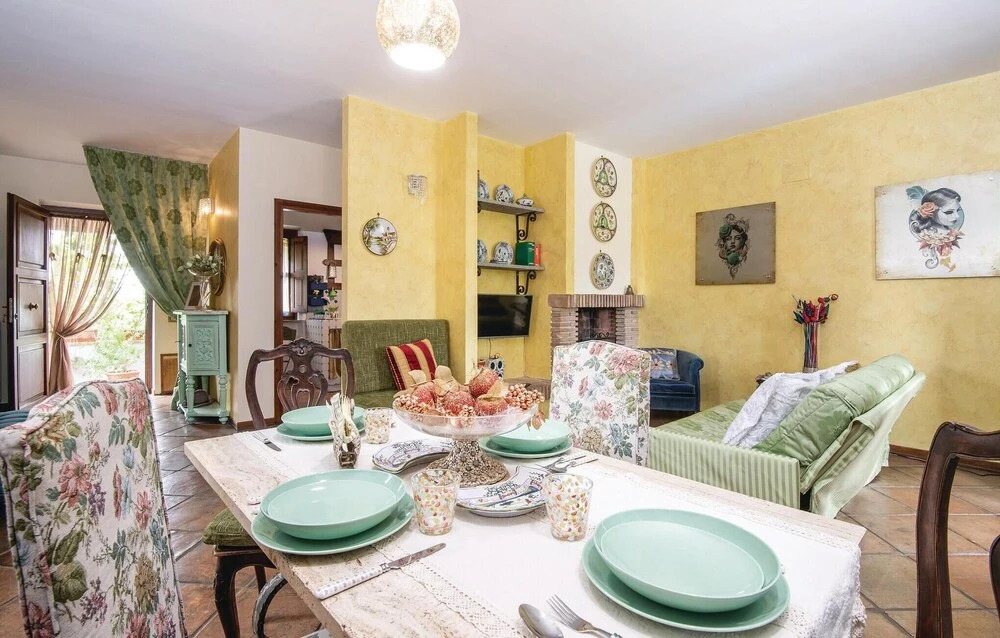 Amazing Home In Montebuono