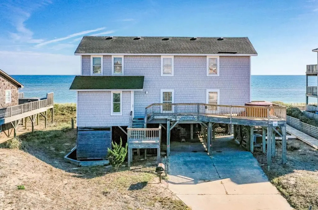 York - Duck, Carolina Dunes, Oceanfront, Ocean View, Hot Tub, Large Decks, Pets OK