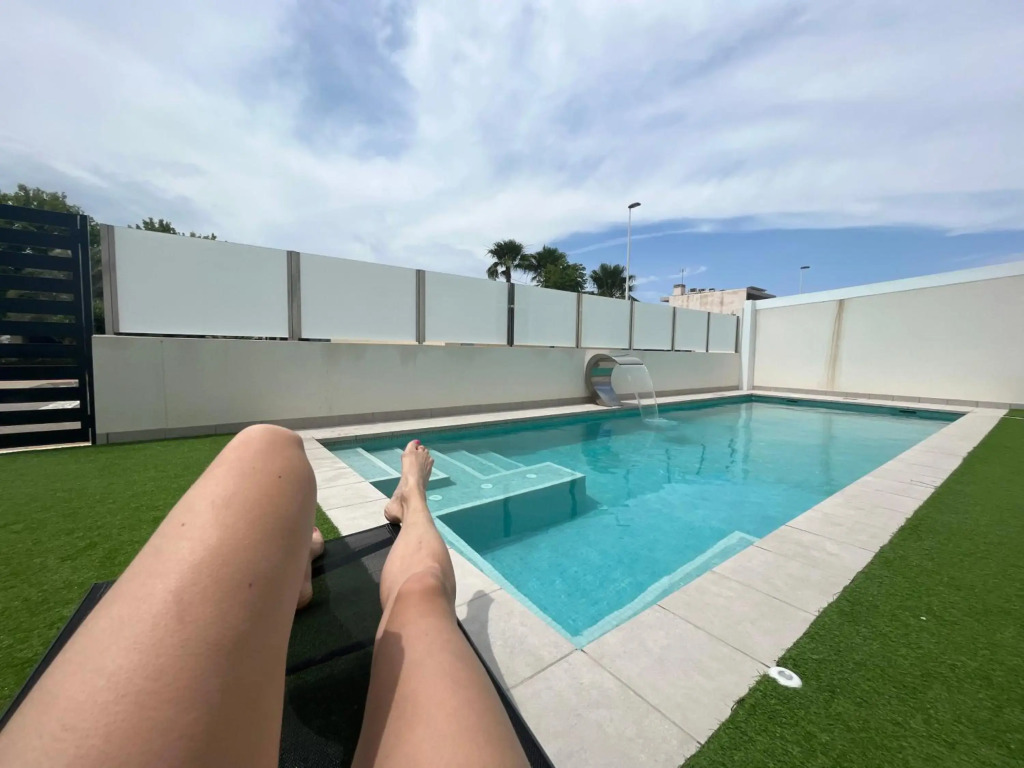 Luxury Apartment - Rooftop Terrace, Pool & nearby beach