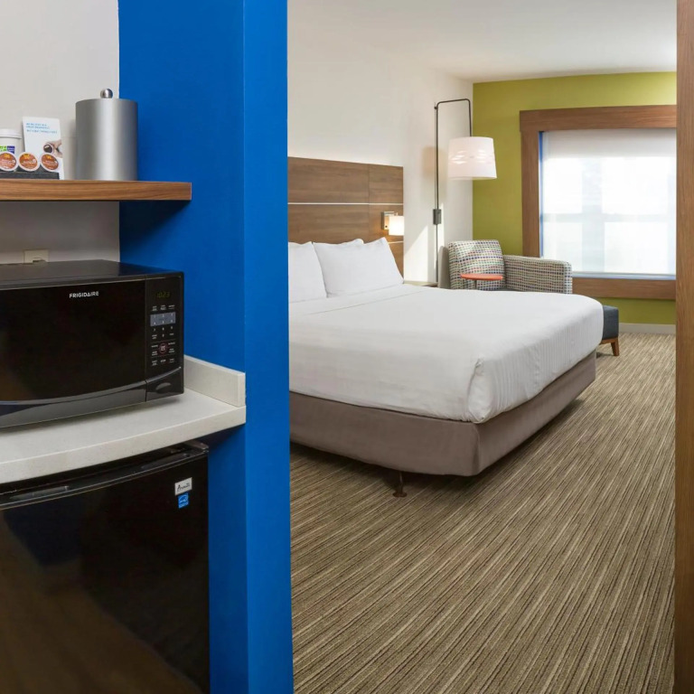 Holiday Inn Express Hotel & Suites White River Junction by IHG