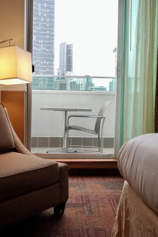 LIC Manhattan View Hotel