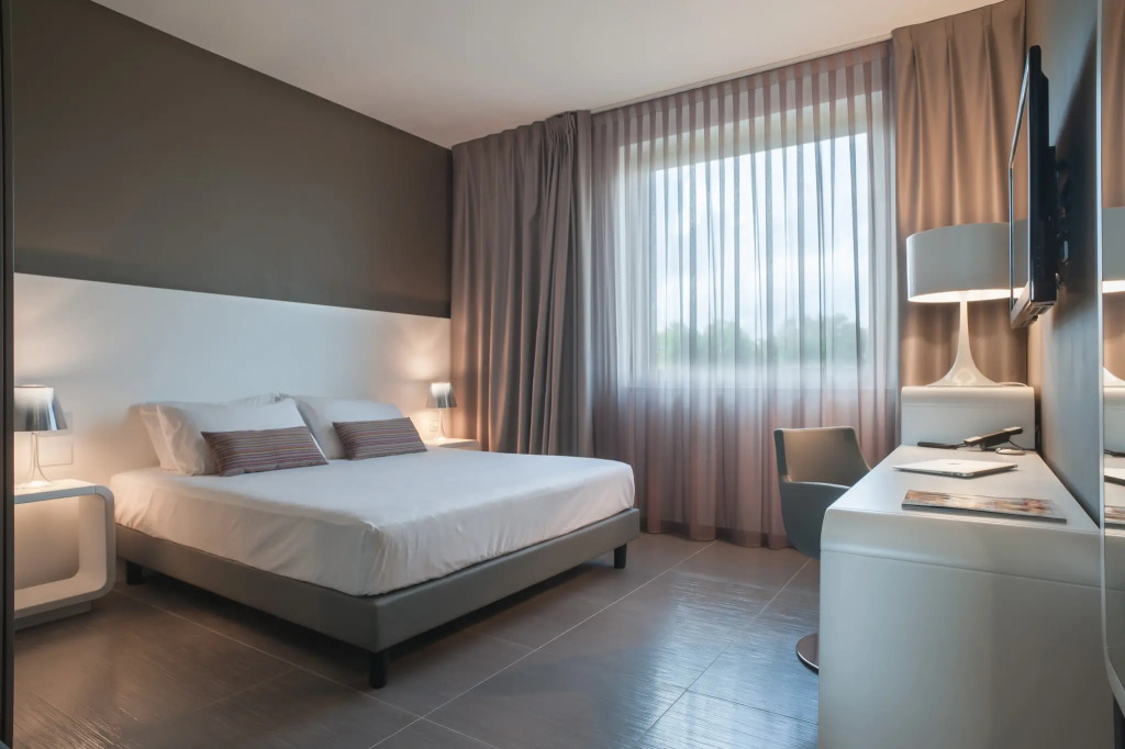 8Piuhotel