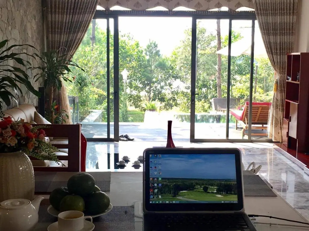 Happy Villa Owner