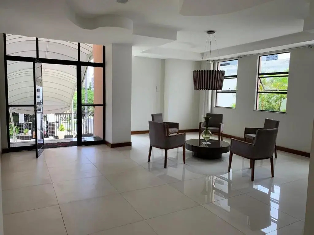 Apartamento confortável, região do Iguatemi