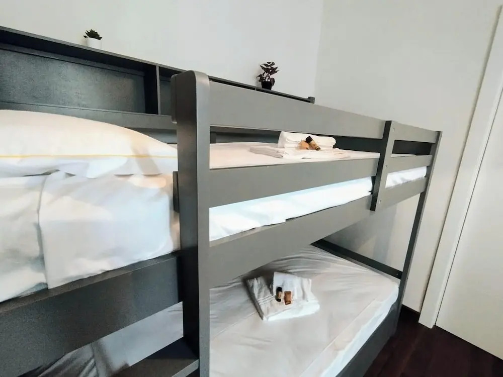 JOIVY Spacious Family Apt For 4, In Carignano, Genoa