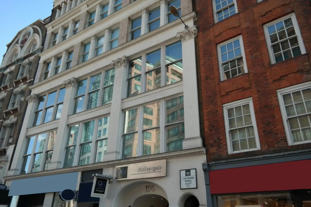 196 Bishopsgate Apartments by DMONTRIO