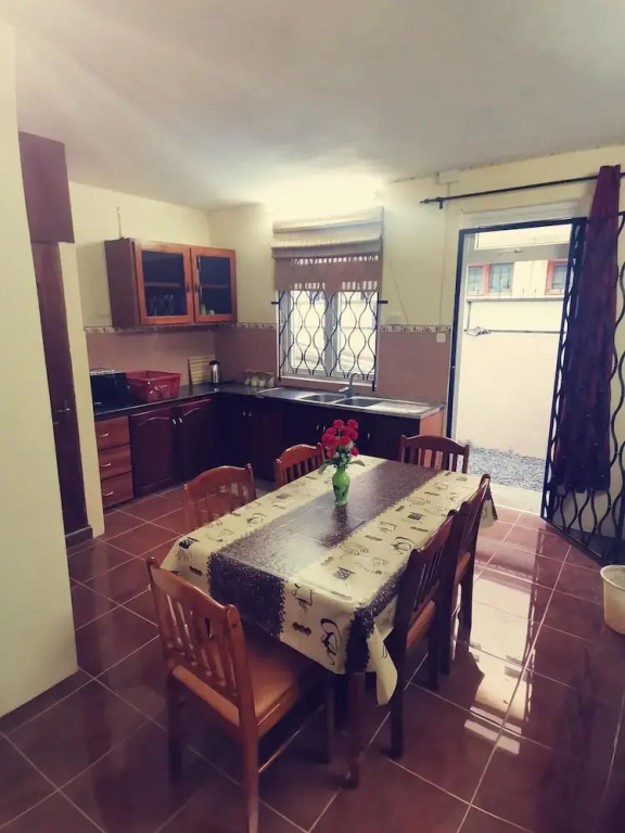 3-bedroom Duplex Seaview Beach Access Flic en Flac