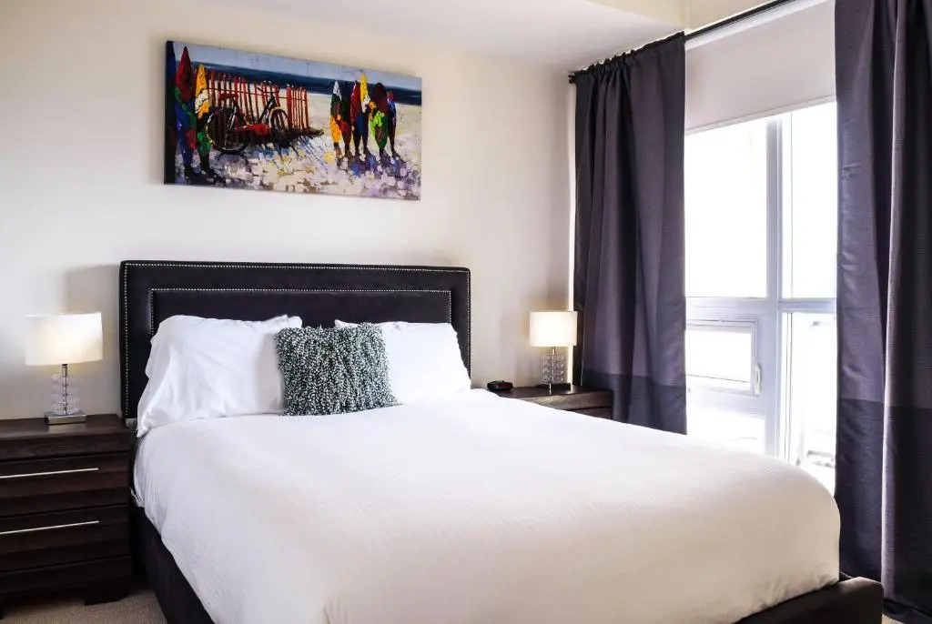 Royal Stays Furnished Apartments - Missisauga City Centre