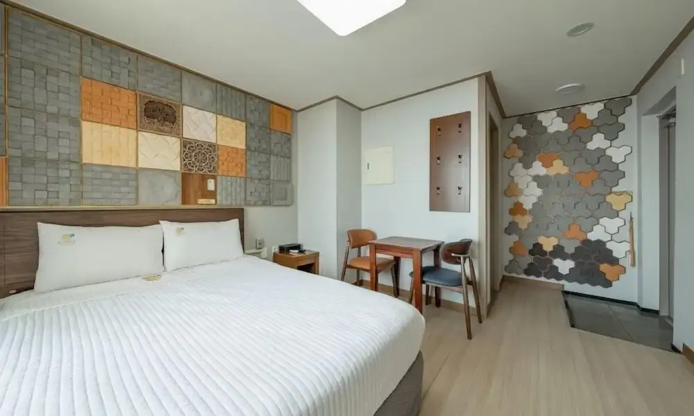 Hound Hotel Deacheon Beach