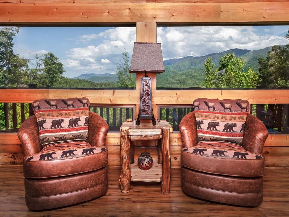 Dreamscapes 5 Bedroom Mountain View Home with Hot Tub