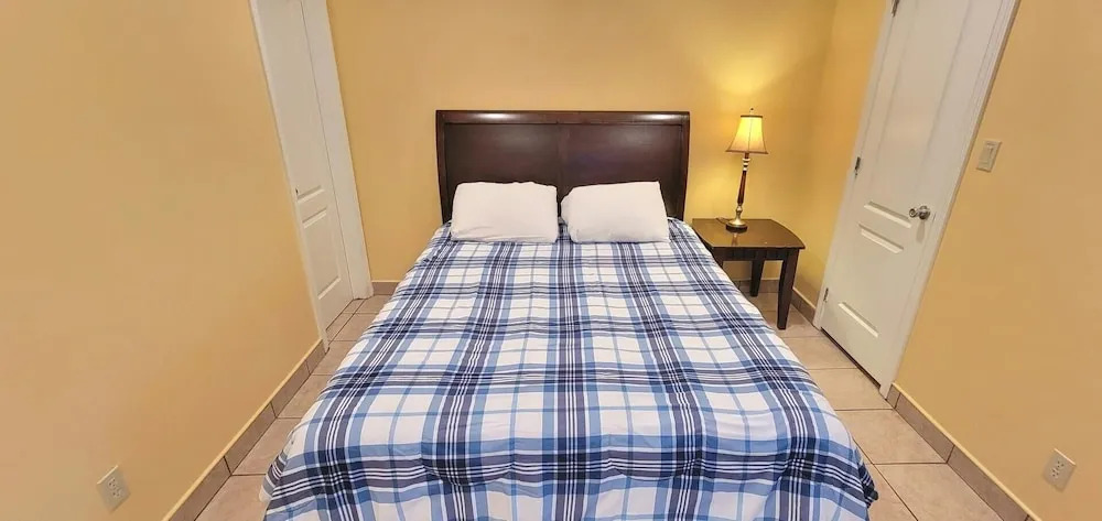 Lantana Retreat #3 3 Bedroom Condo by RedAwning