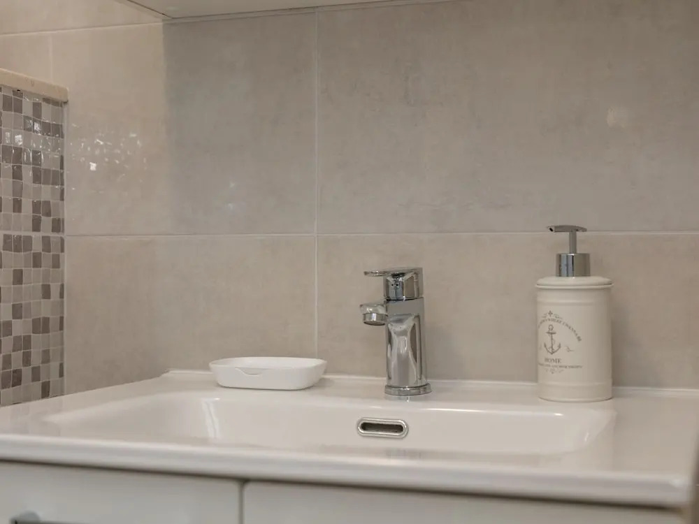 Comfy Apartment in Povlja Near Sea
