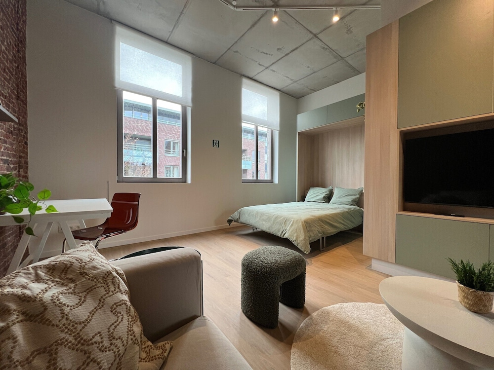 Bright Apartment in Bree With Terrace