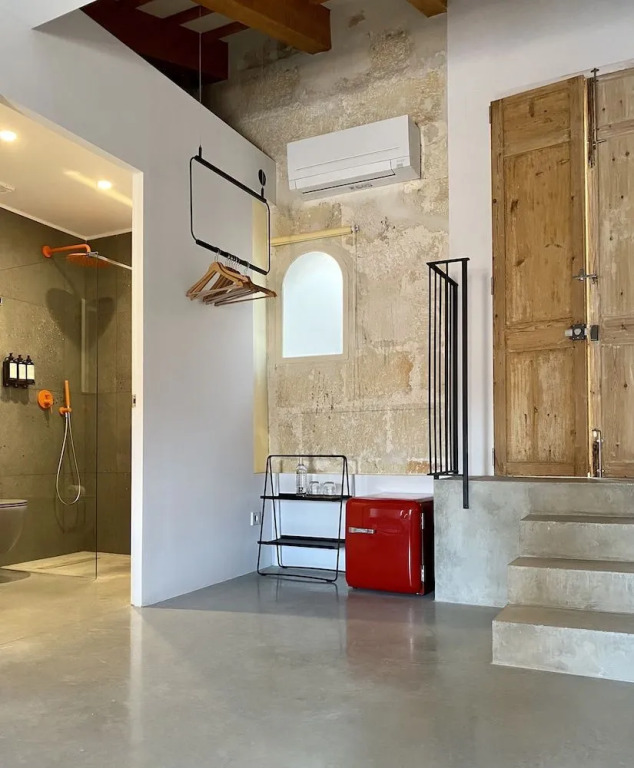 Fragile Boutique Hotel