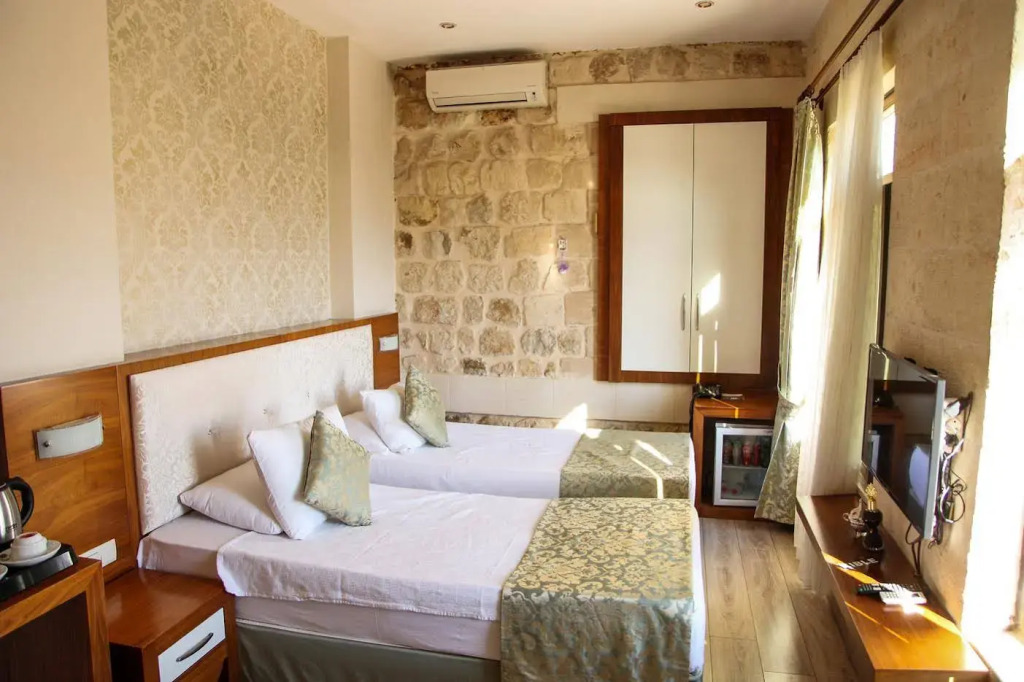 Tuğhan Hotel
