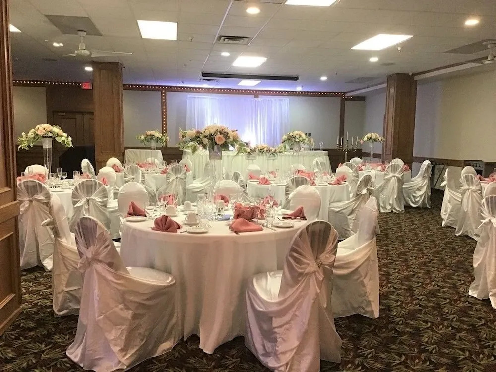 Continental Inn & Suites