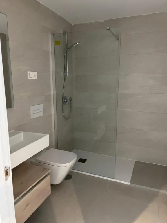 Mesas Homes luxury 4 bed apartment near the sea and port Estepona