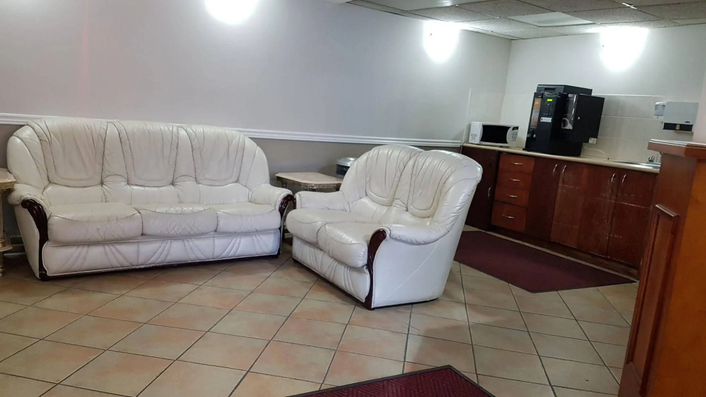 Budget Inn 2000
