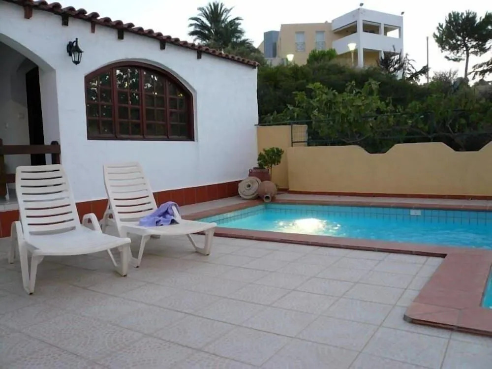 Elia & Tina Apartments