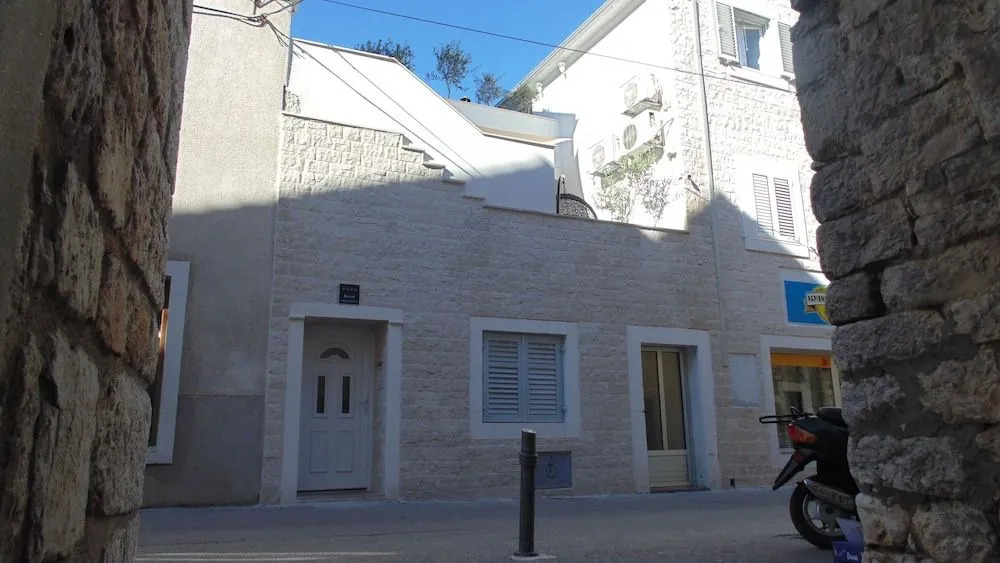 Downtown Luxury Apartments with Hot Tub
