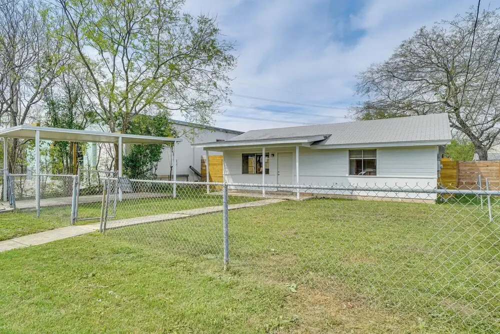 Sunny San Antonio Home Near Downtown: Pets Welcome