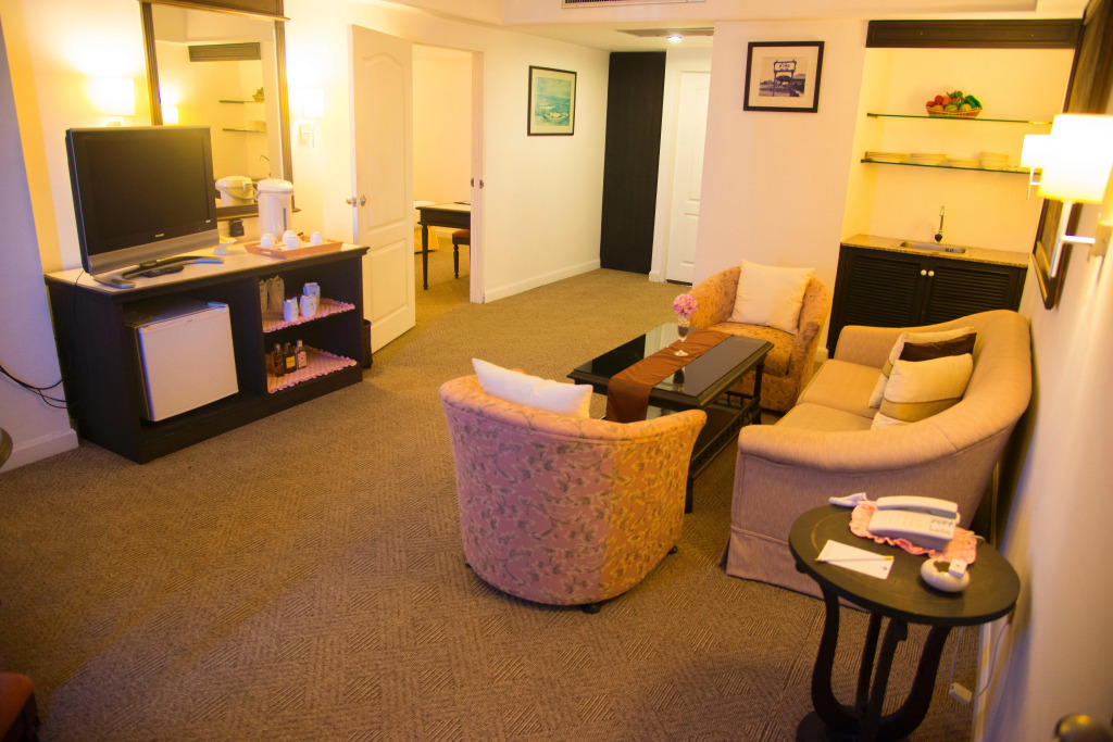 Hua Hin Grand Hotel and Plaza