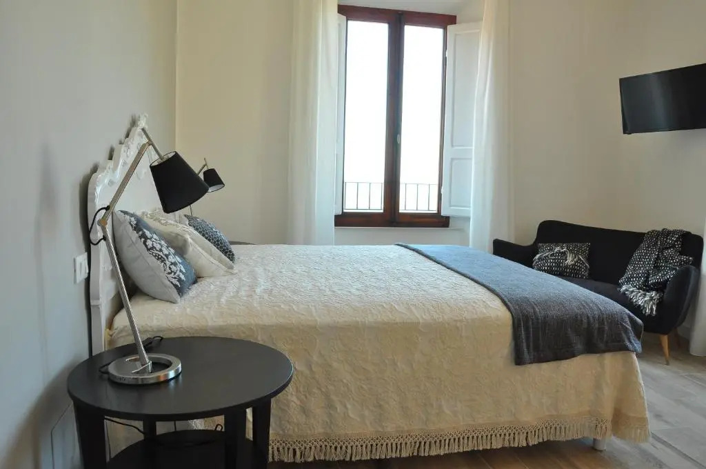 AL 32 B&B