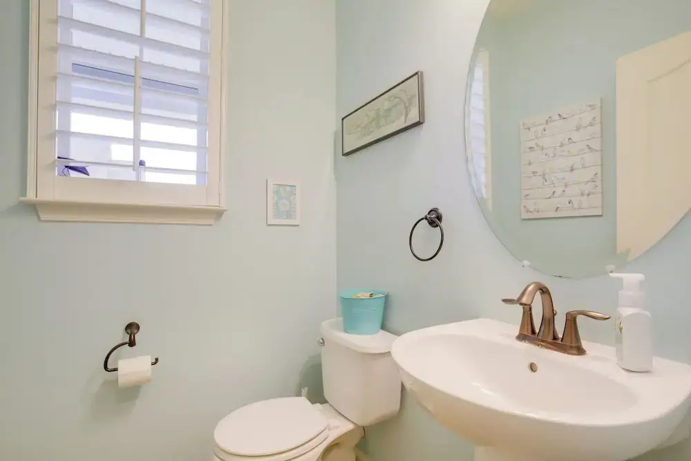 Shuttle to Beach: Millville Townhome w/ Porch