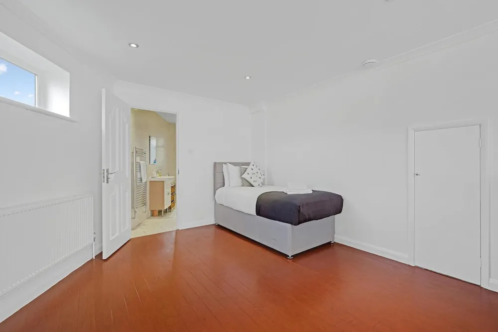 Heathrow Living St Annes Svcs Hse 5 BDRM