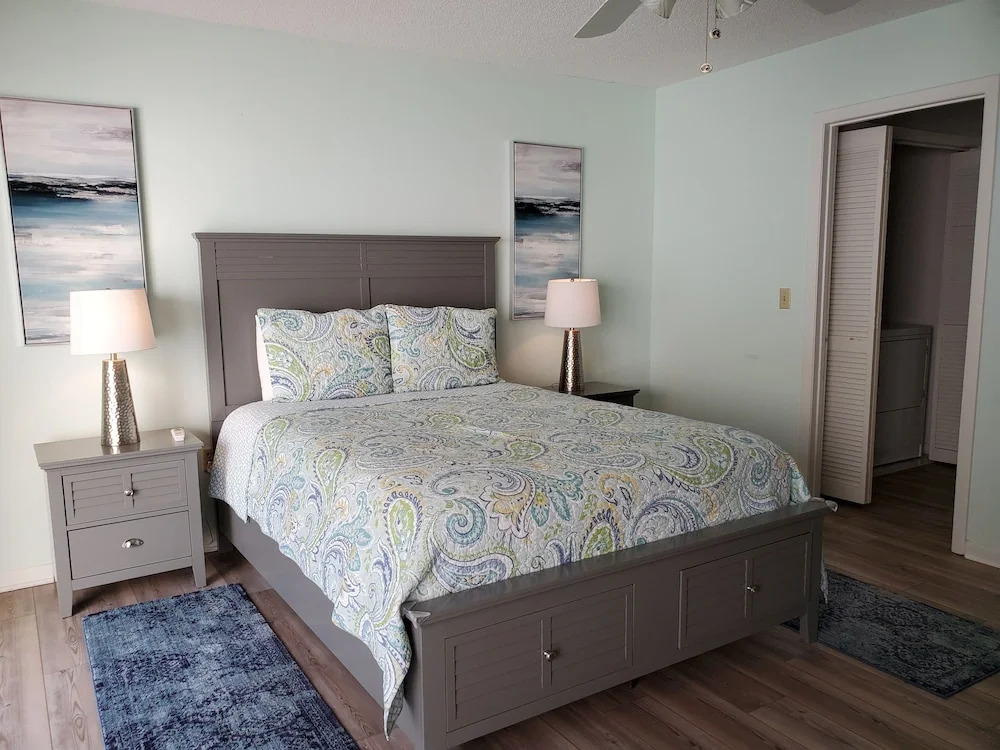 Midnight Cove Ii 221d - Serene Bayfront Vacation Rental! 3 Bedroom Apts
