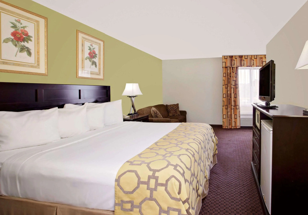 Baymont by Wyndham Battle Creek Downtown