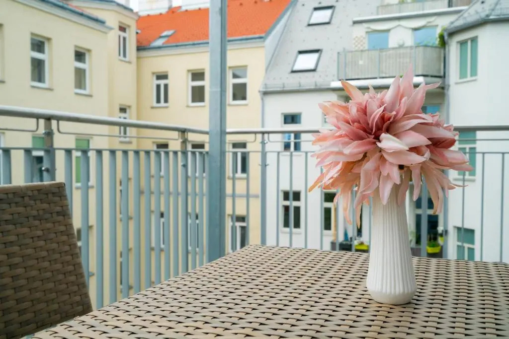 Vienna Residence Modern Apartment near Vienna Town Hall with huge balcony