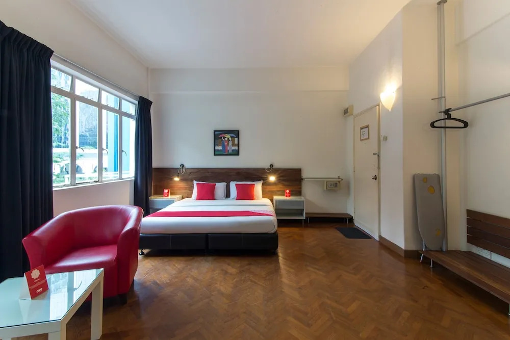 OYO 161 Lodge Paradize Hotel