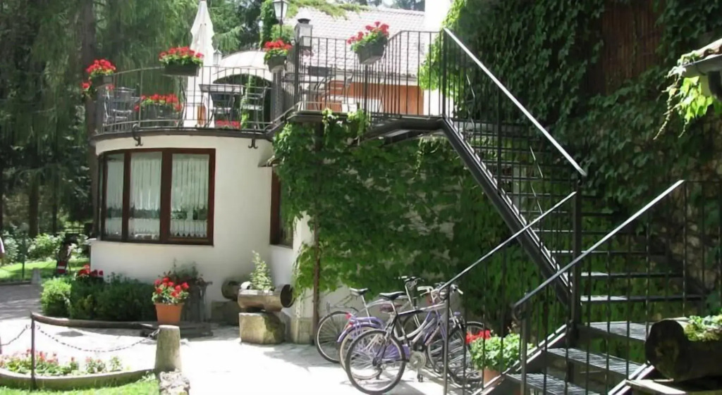 LH Albergo il Paradiso