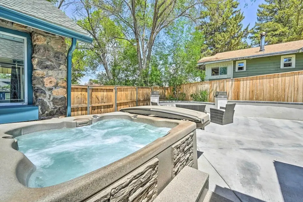 Stylish Basecamp 6850' Near Downtown Williams!