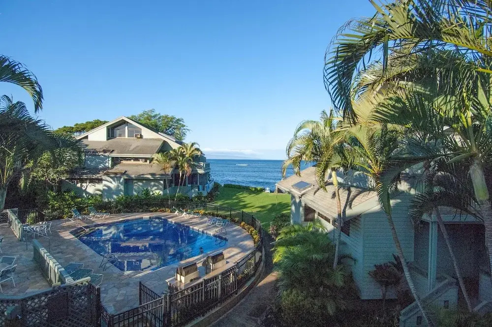 Kahana Outrigger #4b2 3 Bedroom Condo by RedAwning