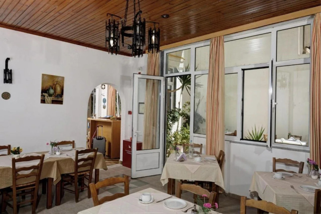 Zorbas Beach Hotel