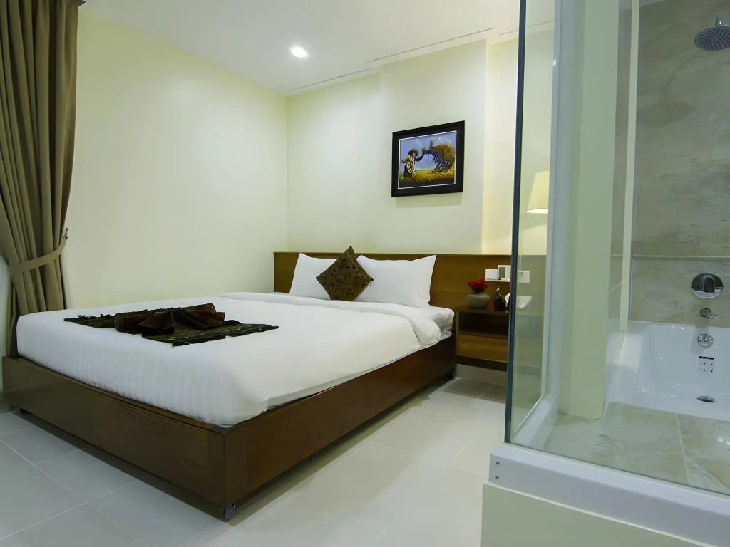Rose Emerald Hotel