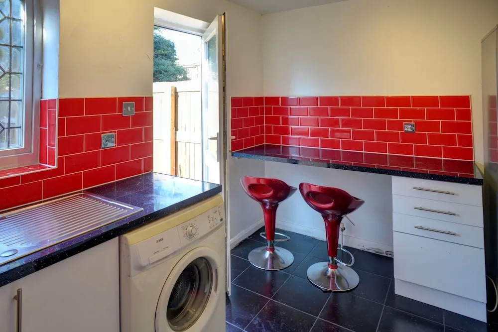 Premier 2bed Hse Nr Excel.clean.wifi.free Parking