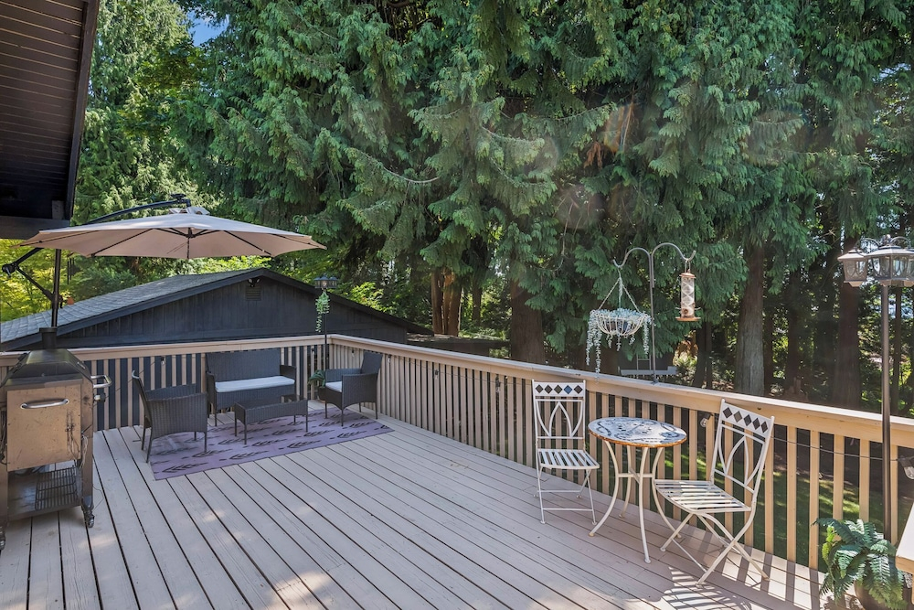 Modern Forest Escape, Near Lake Stevens & Hikes